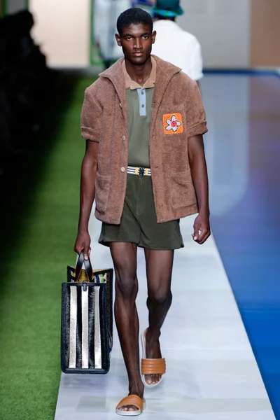Look 49